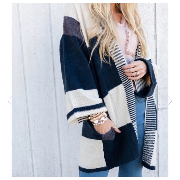 Boho Chic Color Block Knit Gorgeous Cardigan - Picture 3 of 5